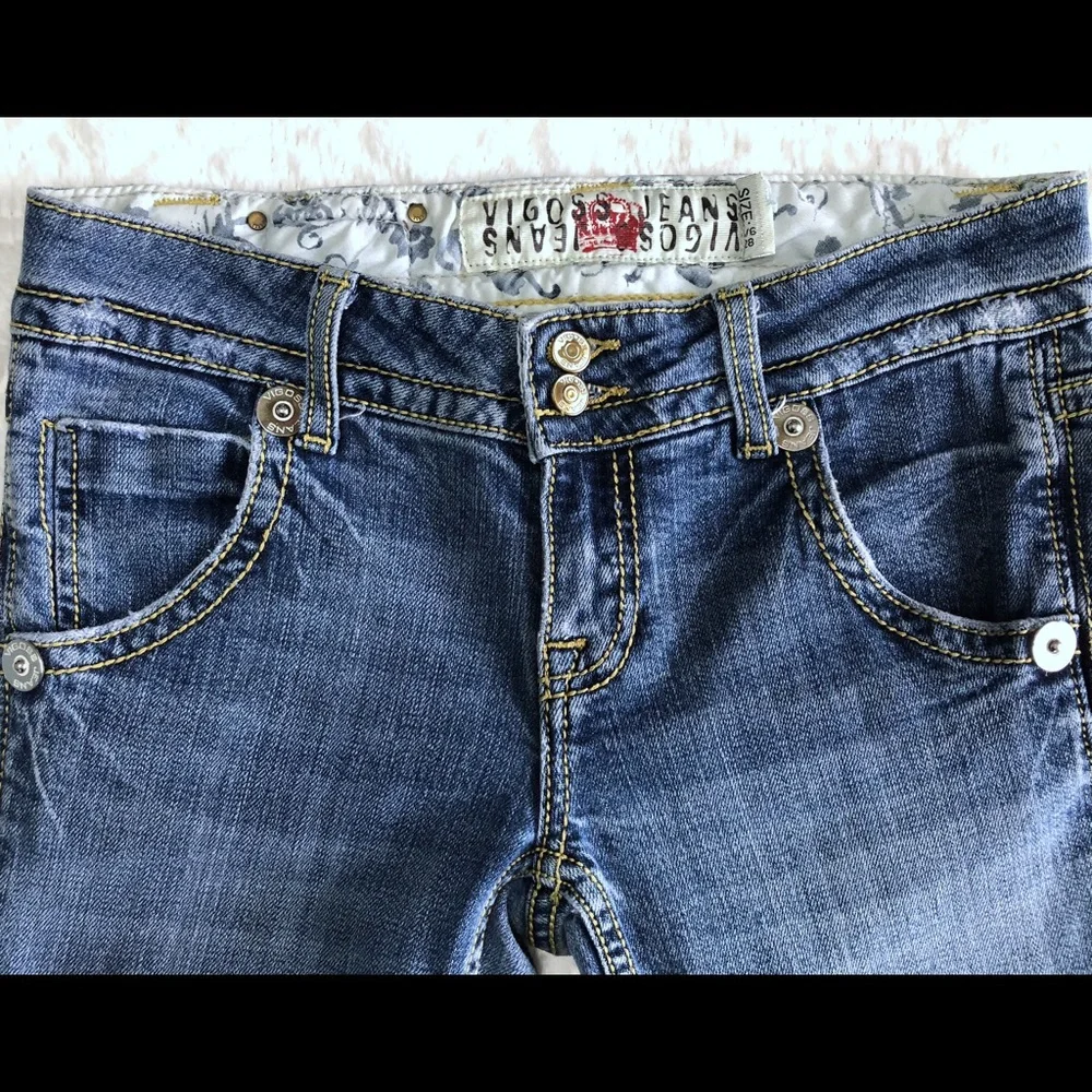 Vigoss Bootcut Jeans Medium Wash Size 28 5/6 EUC Embroidered Pockets Y2K Denim